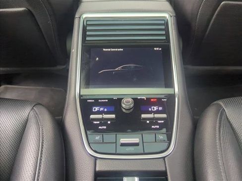 Used 2022 Porsche Panamera 4 w/ Premium Package image 23