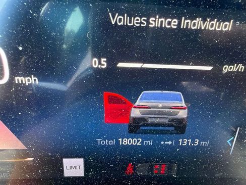 Used 2025 BMW 760i xDrive w/ Executive Package AWD/4WD image 12