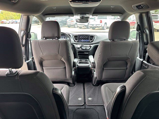 Used 2021 Chrysler Pacifica Touring w/ S Appearance Package FWD image 22
