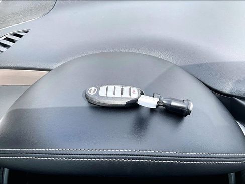Used 2023 Nissan Murano SL AWD/4WD image 13