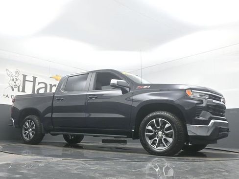 Used 2022 Chevrolet Silverado 1500 LT w/ All Star Edition Plus image 2