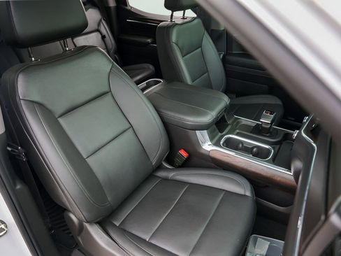 Used 2024 GMC Sierra 1500 SLT image 34