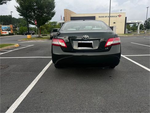 Used 2010 Toyota Camry LE image 6
