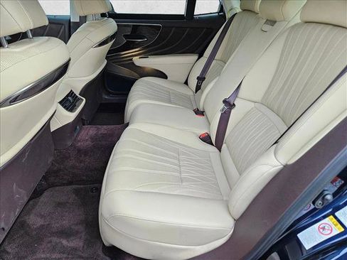 Used 2018 Lexus LS 500 w/ Luxury Package RWD image 16