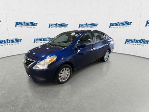 Used 2018 Nissan Versa SV image 5