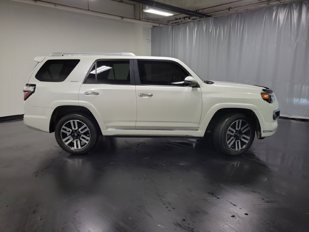 Used 2022 Toyota 4Runner Limited AWD/4WD image 9