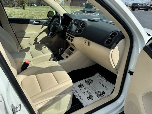 Used 2017 Volkswagen Tiguan S image 29