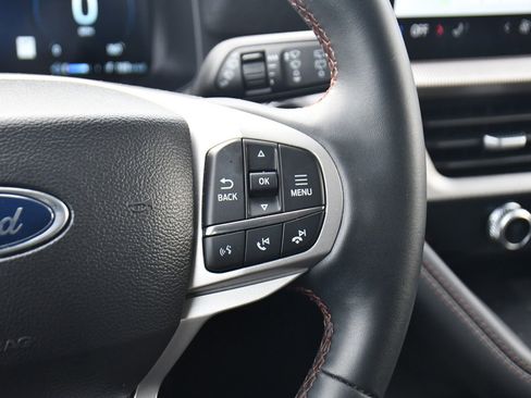 Used 2025 Ford Explorer Active image 35