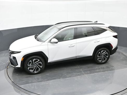 Certified 2025 Hyundai Tucson Limited image 33