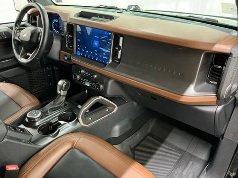 Used 2024 Ford Bronco Outer Banks AWD/4WD image 19