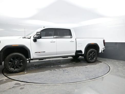 Used 2024 GMC Sierra 2500 AT4 w/ AT4 Premium Plus Package image 6