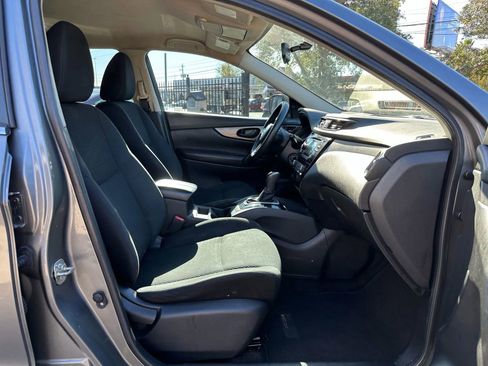 Used 2018 Nissan Rogue Sport S w/ S Appearance Package FWD image 30