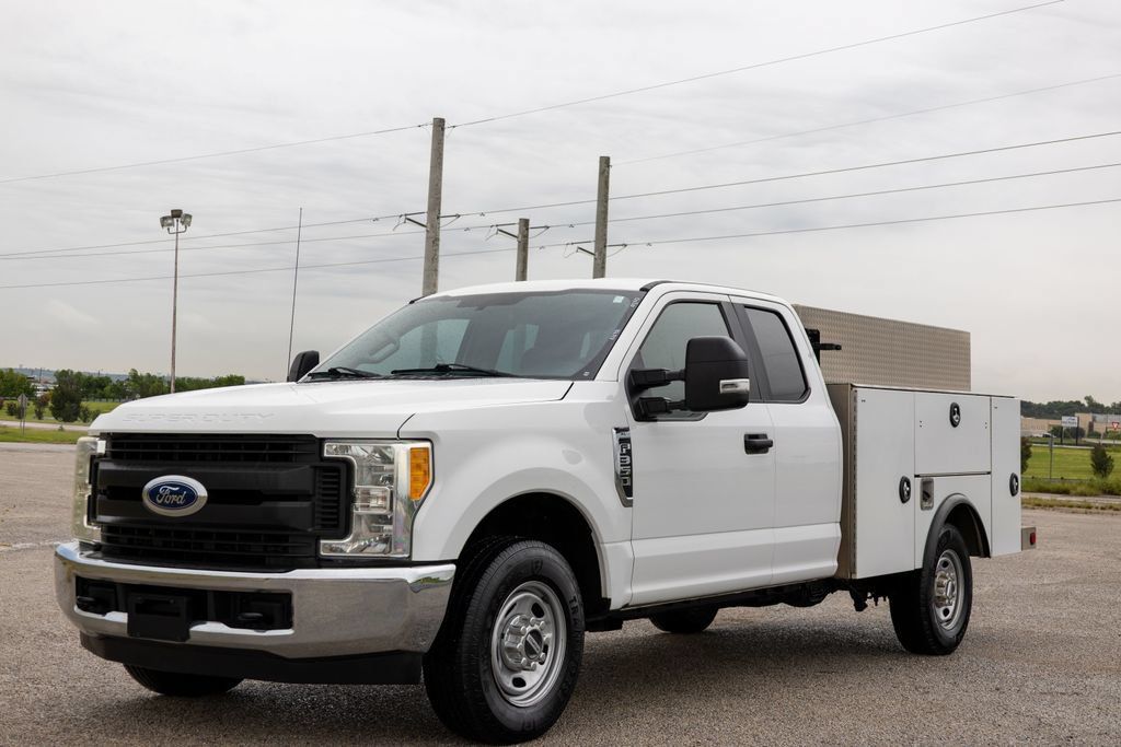 Used 2017 Ford F350 XL RWD image 3