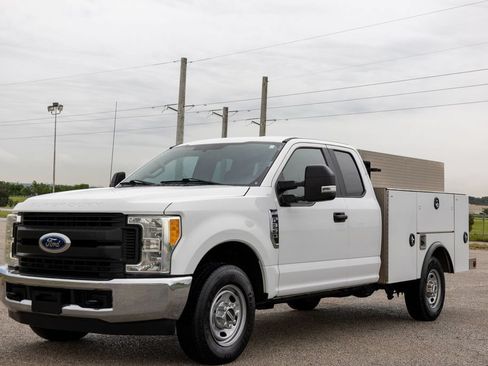 Used 2017 Ford F350 XL RWD image 3