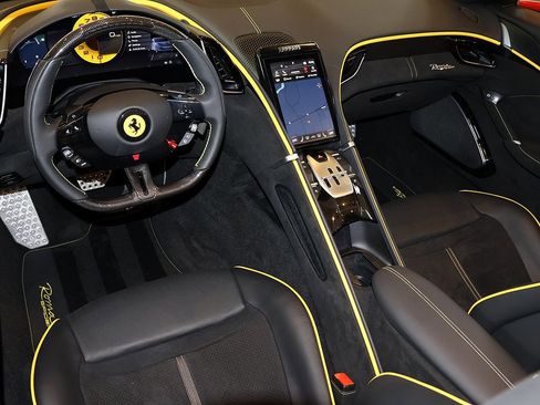 Certified 2025 Ferrari Roma Spider RWD image 6