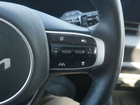Used 2025 Kia Sportage SX image 26