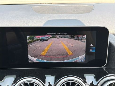 Used 2021 Mercedes-Benz GLA 250 4MATIC image 23