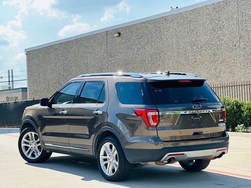 Used 2016 Ford Explorer Limited w/ Equipment Group 301A FWD image 8