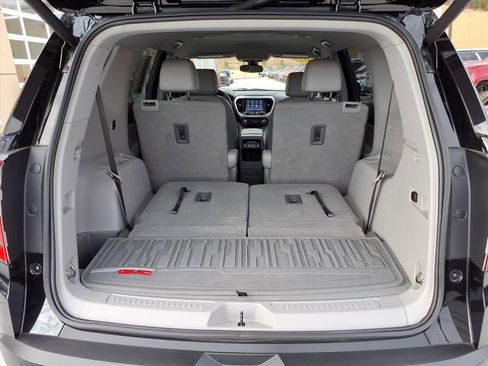 Used 2023 GMC Acadia SLT w/ Technology Package image 25