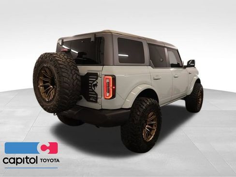 Used 2024 Ford Bronco Outer Banks AWD/4WD image 2
