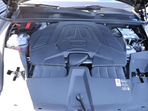 Certified 2025 Porsche Cayenne S AWD/4WD image 31