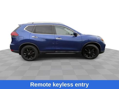 Used 2018 Nissan Rogue SV image 10