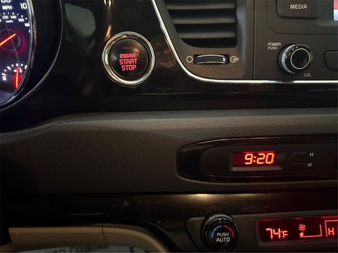 Used 2016 Kia Sedona EX image 29