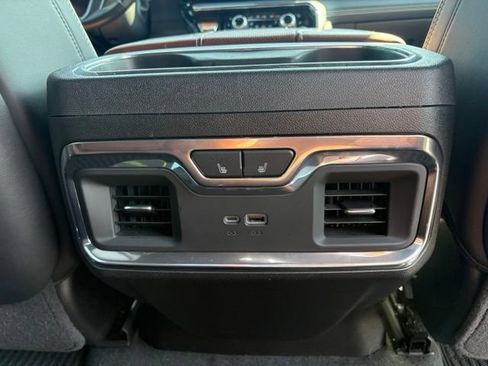 Used 2024 GMC Sierra 3500 Denali Ultimate AWD/4WD image 19