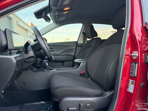 Used 2025 Hyundai Kona SEL image 27