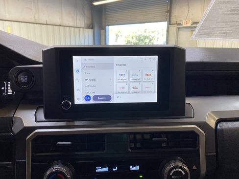 Used 2025 Toyota Tacoma SR5 image 40