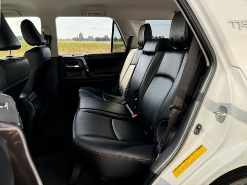 Used 2024 Toyota 4Runner TRD Off-Road Premium image 31