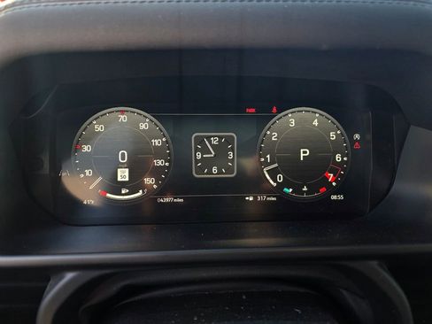 Used 2024 Land Rover Defender 130 X-Dynamic SE image 15