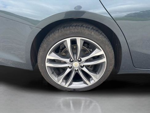 Used 2021 Chevrolet Malibu LT FWD image 36