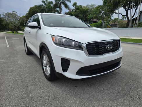 Used 2019 Kia Sorento FWD V6 image 3