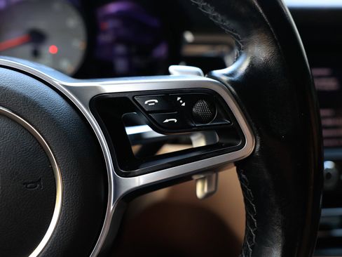 Used 2021 Porsche Macan S image 32