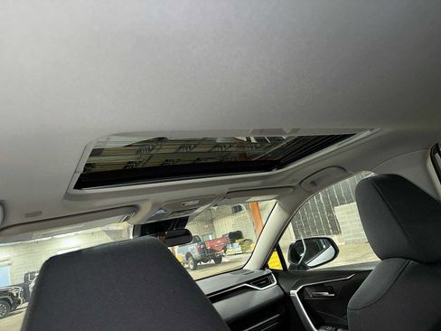Used 2025 Toyota RAV4 XLE w/ Convenience Package image 43
