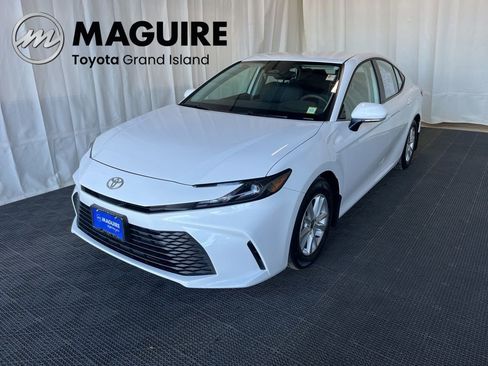 Used 2025 Toyota Camry LE FWD image 1