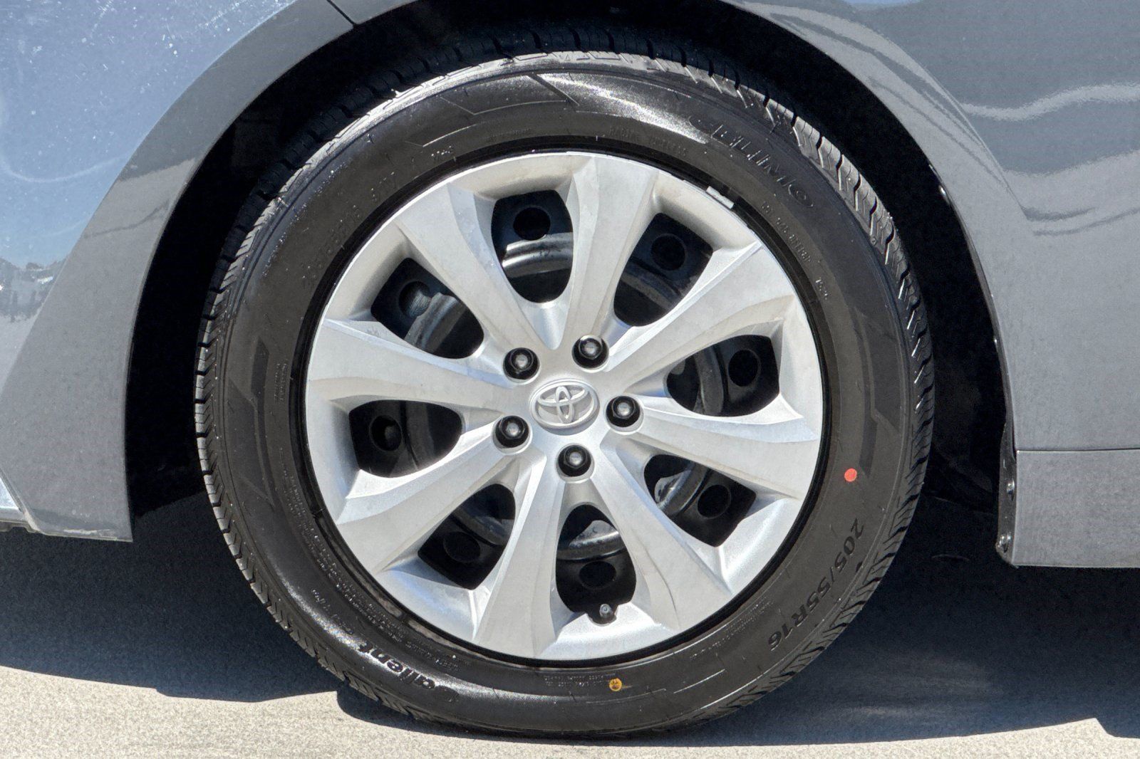 Used 2025 Toyota Corolla LE FWD image 13