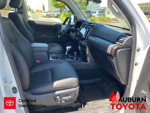 Certified 2024 Toyota 4Runner TRD Off-Road Premium w/ Moonroof Package AWD/4WD image 17