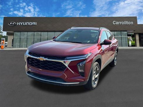 Used 2025 Chevrolet Trax LT w/ LT Convenience Package image 1