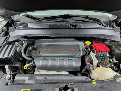Used 2019 Jeep Compass Limited FWD image 30