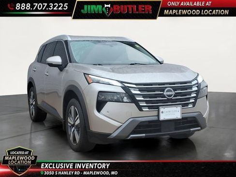 Used 2025 Nissan Rogue SL image 6