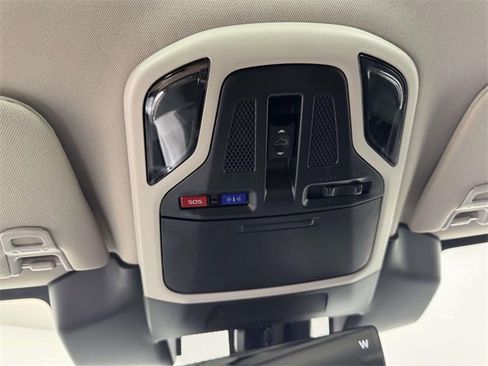 Used 2025 Subaru Outback Touring XT image 25