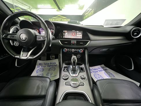 Used 2020 Alfa Romeo Giulia Ti Sport w/ Quick Order Package 22S Sport AWD/4WD image 18