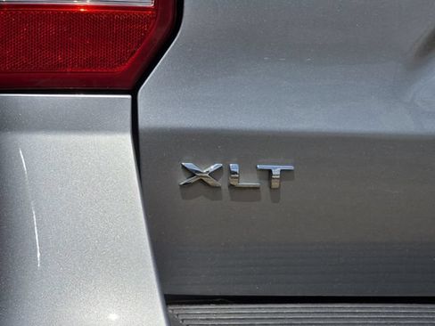Used 2020 Ford Expedition XLT w/ Equipment Group 202A RWD image 5