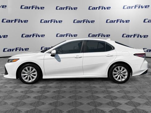 Used 2019 Toyota Camry LE FWD image 2