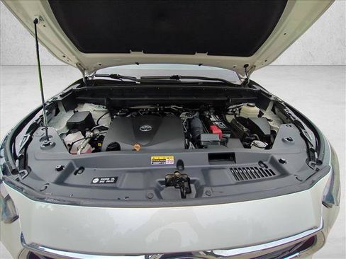 Used 2020 Toyota Highlander Platinum FWD image 27