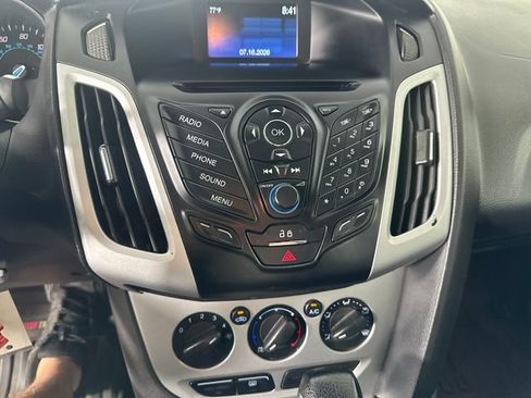 Used 2014 Ford Focus SE FWD image 27