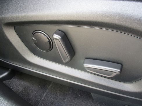 Used 2023 Ford Explorer XLT w/ Equipment Group 202A AWD/4WD image 47