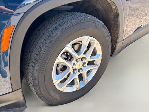 Used 2023 Chevrolet Traverse LS AWD/4WD image 29
